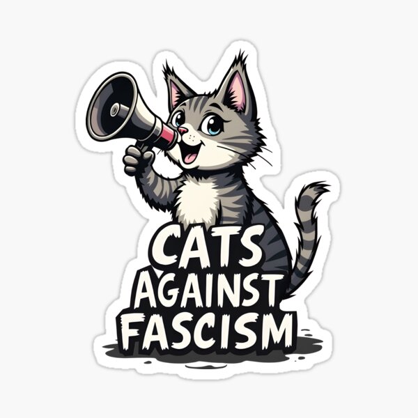 Artikel-Vorschau von Katzen gegen Faschismus – Süße getigerte Katze mit Megafon-Vektor-T-Shirt, designt und verkauft von WAUZ.