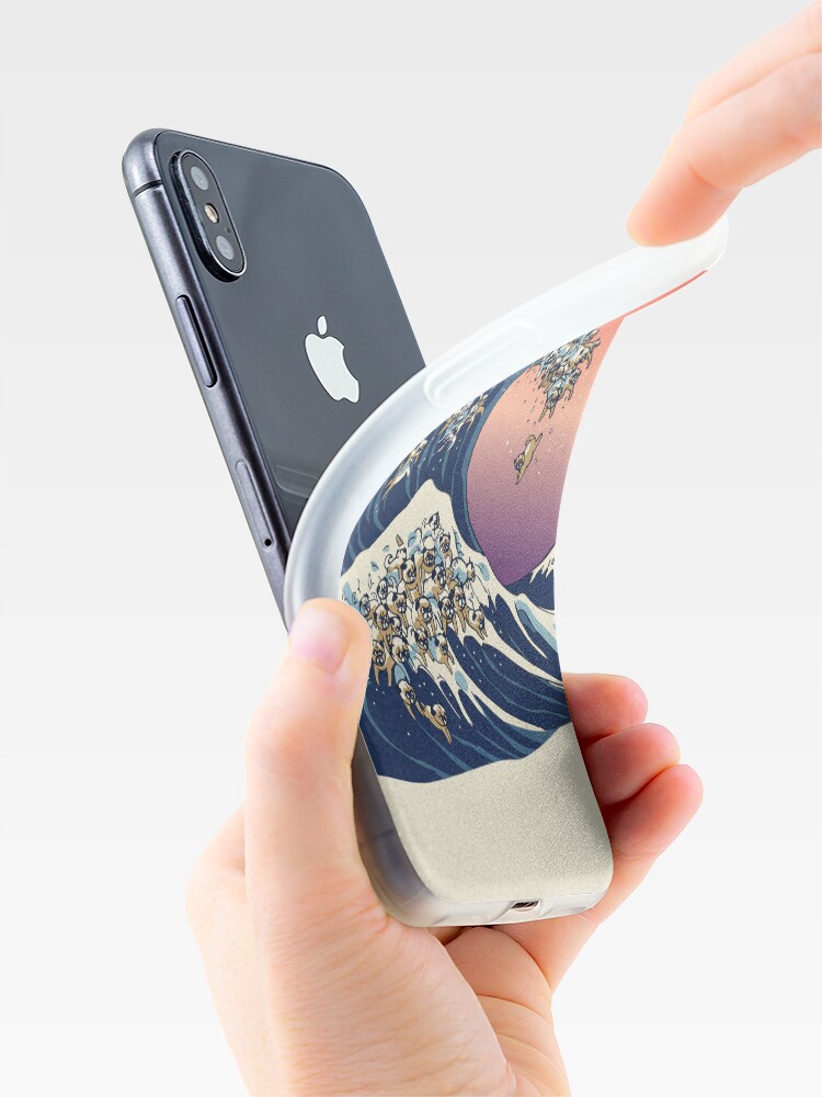 Imagen 4 de 5, Funda de iPhone con la obra La gran ola de pug, diseñada y vendida por Huebucket.