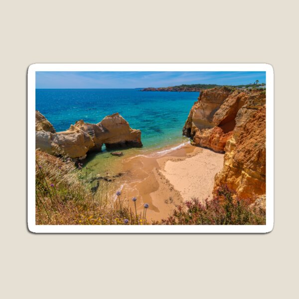 Artikel-Vorschau von Abgeschiedene Algarve-Bucht, goldener Sand und klares blaues Meer, Portimão, Portugal, designt und verkauft von acceleratorhams.