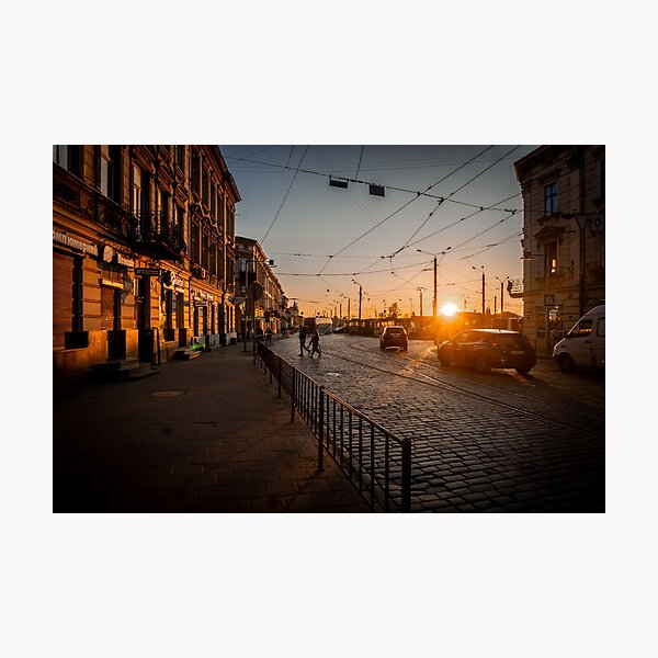 Aperçu de l'œuvre Coucher de soleil dans la vieille ville créée et vendue par YarekPhoto.