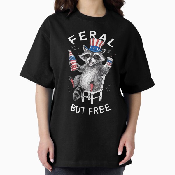 Aperçu de l'œuvre T-shirt patriotique humoristique avec un raton laveur sauvage mais libre créée et vendue par deklnwart.