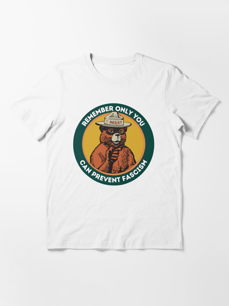 Thumbnail 3 von 7, Essential T-Shirt, Smokey Resist Bear Antifaschismus FDT designt und verkauft von Hajuji.