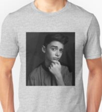 Noah Schnapp Unisex T-Shirt