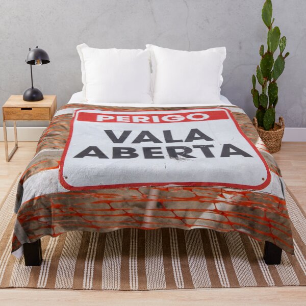 Item preview, word written in Portuguese about danger designed and sold by felipequeiroz.