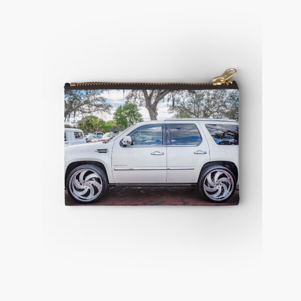 Aperçu de l'œuvre Cadillac Escalade ESV Platinum X109 blanche 2014 créée et vendue par RichFrancoCars.