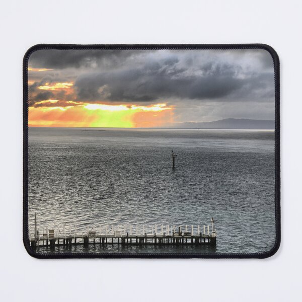 Item preview, Rayos de sol sobre el horizonte de Queenscliff designed and sold by Larry Davis.
