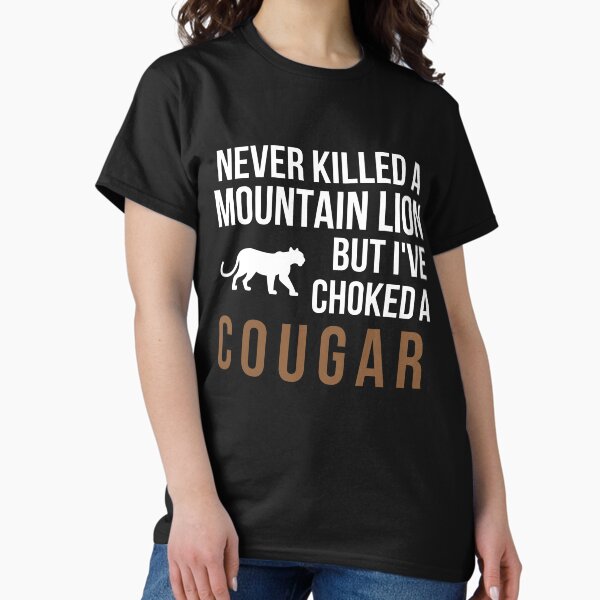 Vista previa del artículo con la obra «Nunca maté a un puma, pero sí estrangulé a un puma», diseñado y vendido por H-Fshop.