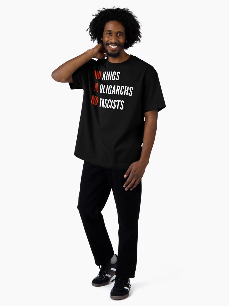 Thumbnail 4 von 7, Oversized T-Shirt, Keine Könige Oligarchen Faschisten designt und verkauft von ArtVixen.