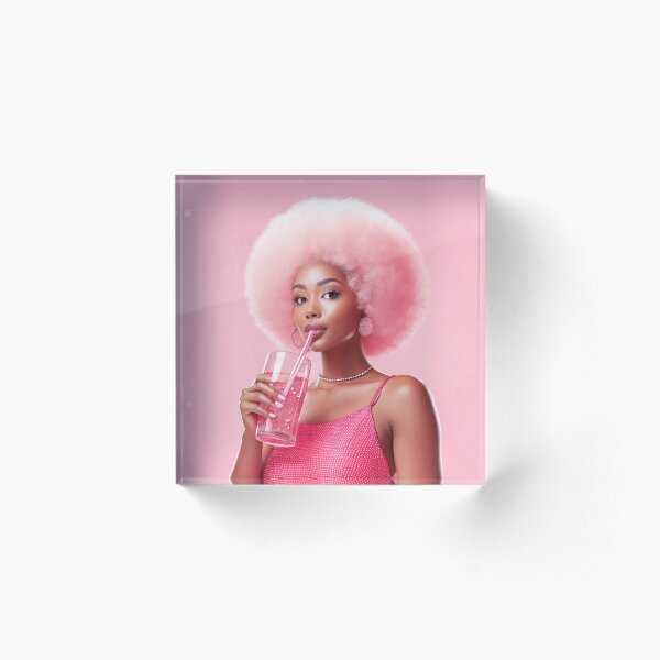 Artikelvorschau, Illustration einer Afro-Frau mit Glas mit rosa Limonade und großen rosa Haaren entworfen und verkauft von Stylize.