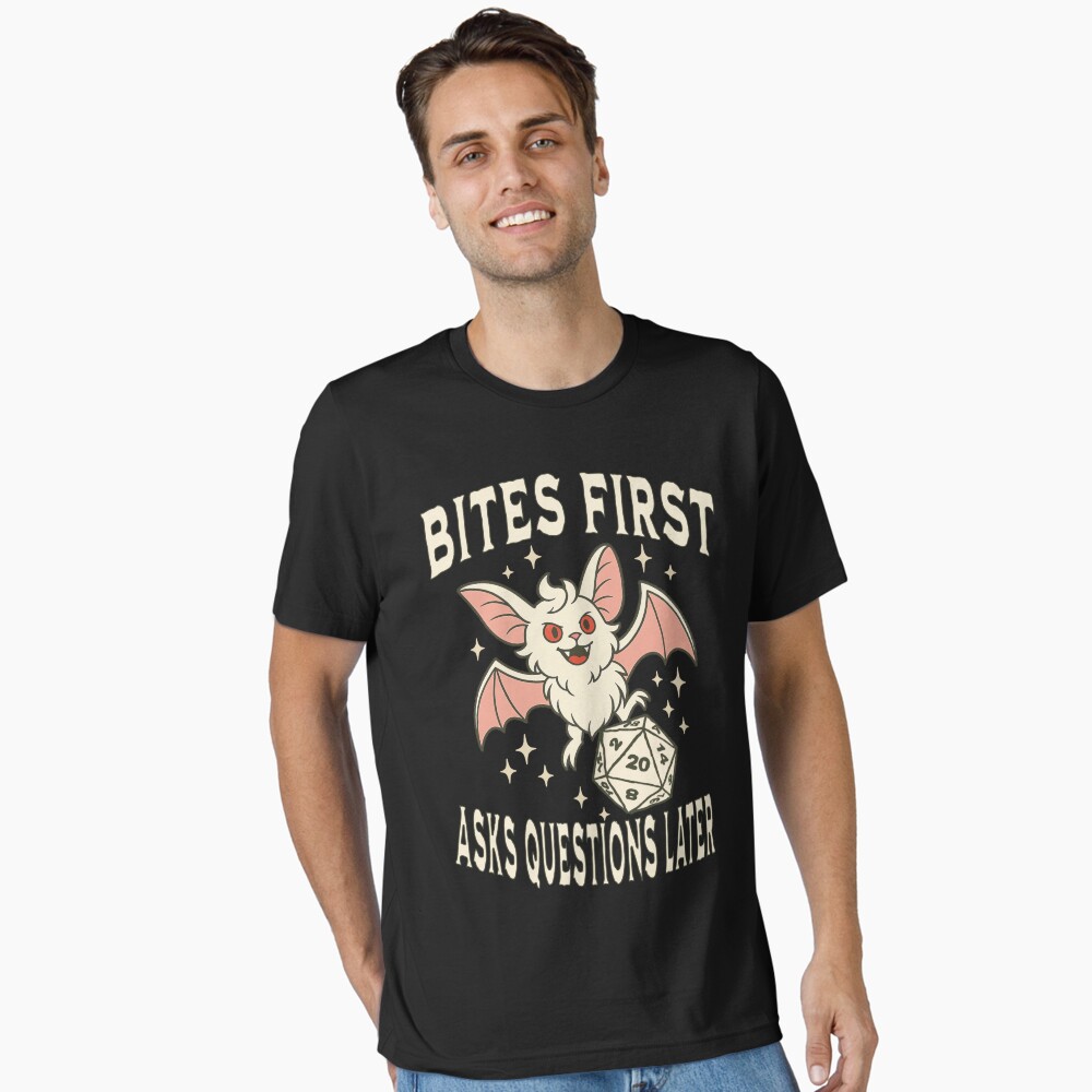Aperçu de l'œuvre T-shirt essentiel créée et vendue par TTRPGirl.