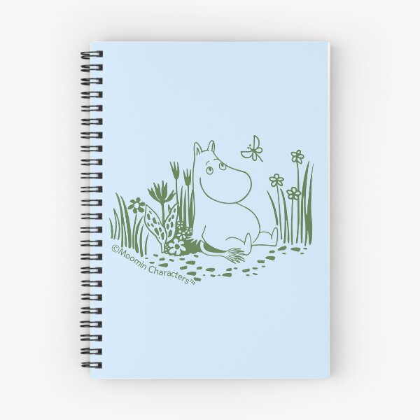Artikelvorschau, Mumin Mumintroll entspannt im Garten entworfen und verkauft von MoominStore.