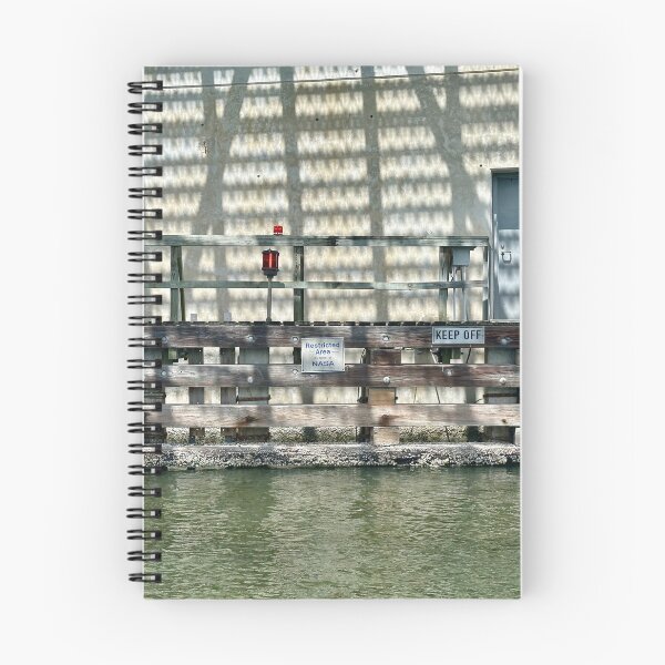 Artikelvorschau, Unter der Zugbrücke am Haulover Canal entworfen und verkauft von Easley-Does-It.