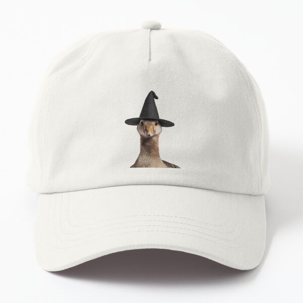 Aperçu de l'œuvre Oie portant un chapeau de sorcière d'Halloween créée et vendue par LazyOwlStore.