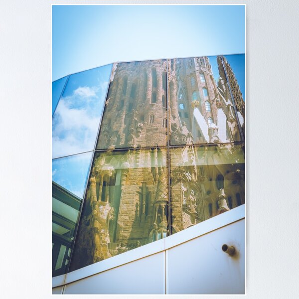 Aperçu de l'œuvre reflet de la sagrada familia  créée et vendue par JEANMPHOTOS.