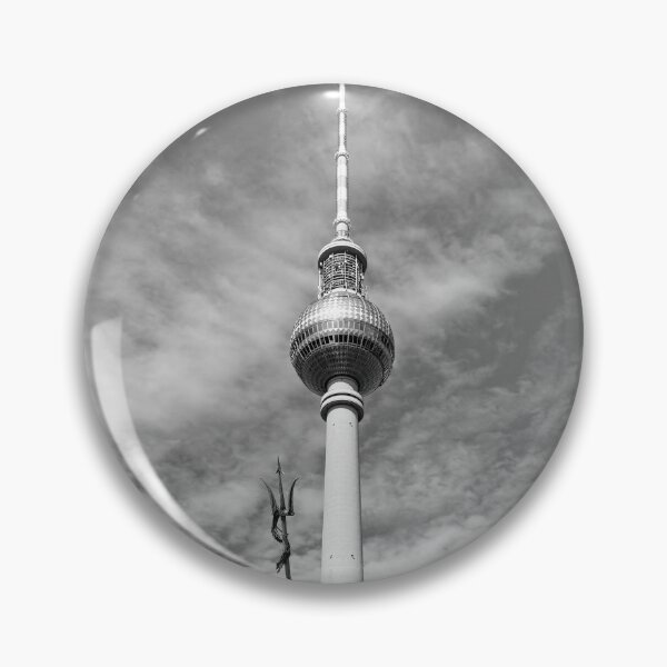 Aperçu de l'œuvre Berlin créée et vendue par mackin.