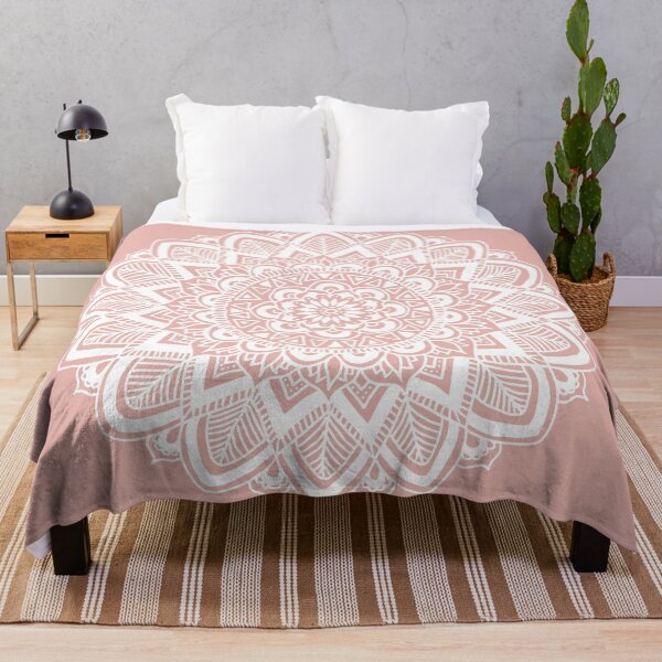 Artikelvorschau, Rosa Boho Mandala entworfen und verkauft von Julie Erin Designs.
