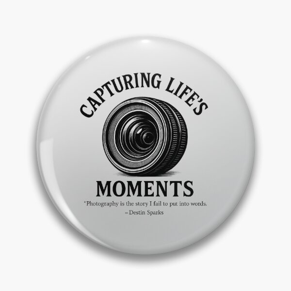 Aperçu de l'œuvre Capturing Life’s Moments – Black & White Camera Lens Art créée et vendue par Bratak.