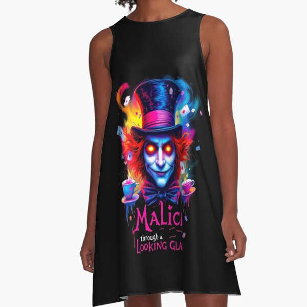 Artikel-Vorschau von Bosheit durch einen Spiegel, designt und verkauft von Witch Queen Clothing.