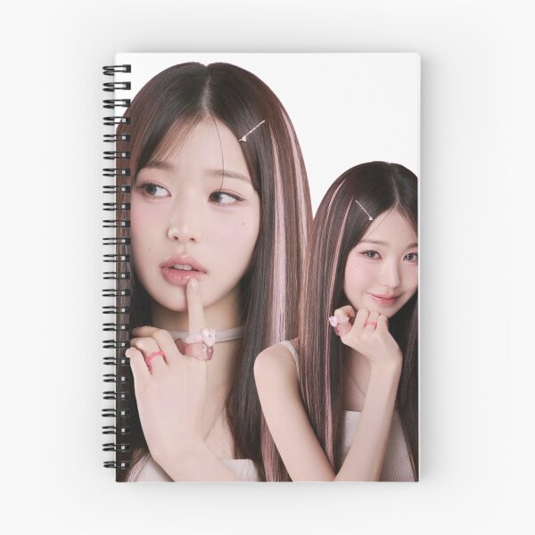 Artikelvorschau, Kpop IVE Wonyoung Süßes Fotoset entworfen und verkauft von StarBunnyDesign.