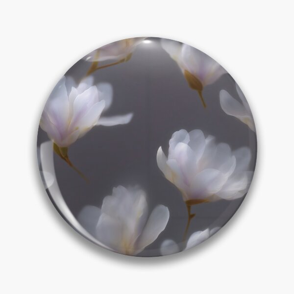Artikelvorschau, Soft Focus Magnolienblütenmuster entworfen und verkauft von patternicco.