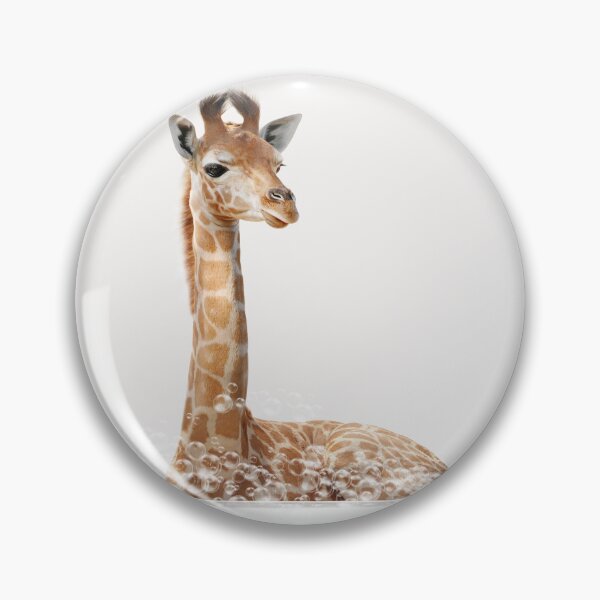 Artikelvorschau, Baby Giraffe in der Badewanne, Neutraler Druck, Giraffe Baden, Tiere in der Badewanne Kunst von Synplus entworfen und verkauft von synplus.
