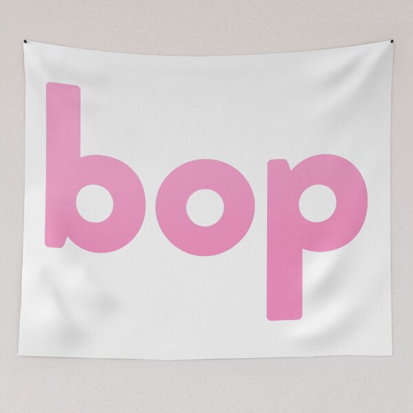 Aperçu de l'œuvre Bop in Cute Pink créée et vendue par Memes N Lore .