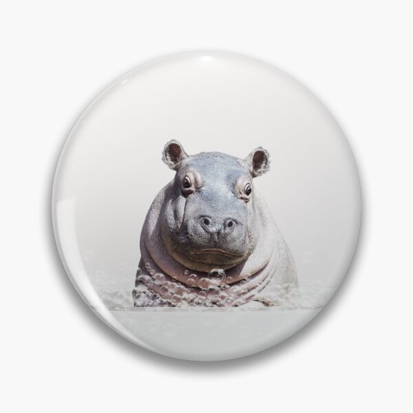 Artikelvorschau, Baby Nilpferd in der Badewanne Neutraler Druck, Nilpferd Baden, Tiere in der Badewanne Kunst von Synplus entworfen und verkauft von synplus.