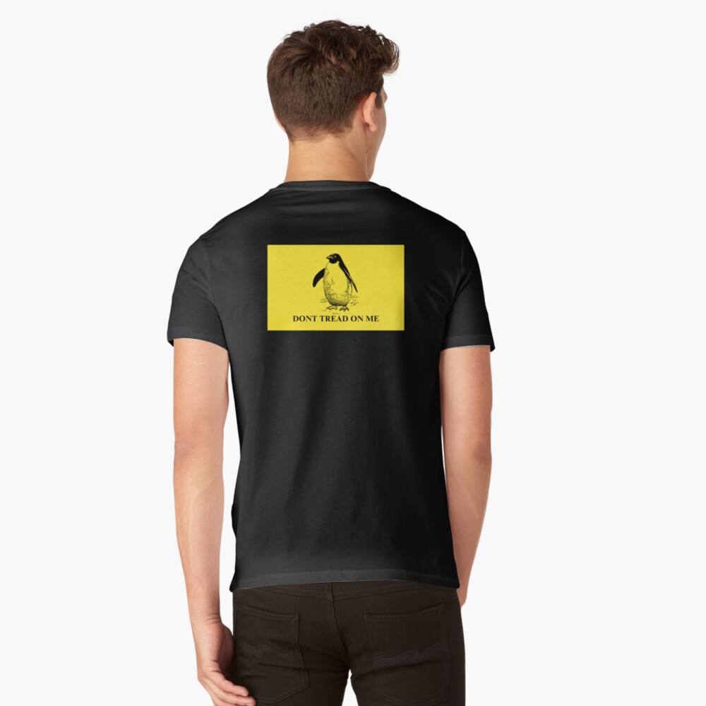 Aperçu de l'œuvre T-shirt col V créée et vendue par AltEducation.
