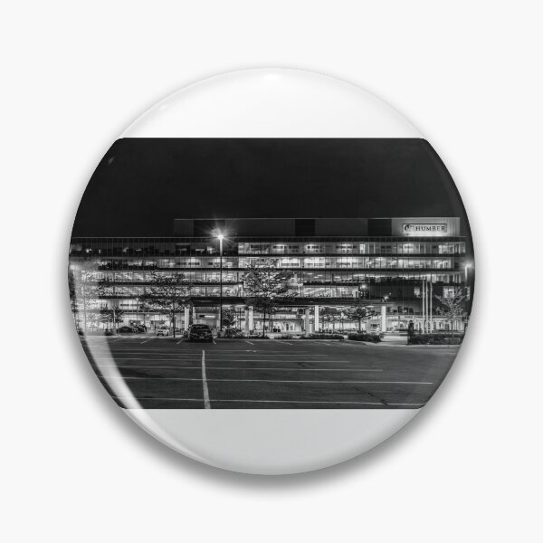 Vista previa del artículo con la obra «Campus de Humber College en la noche», diseñado y vendido por Robert Alsop.