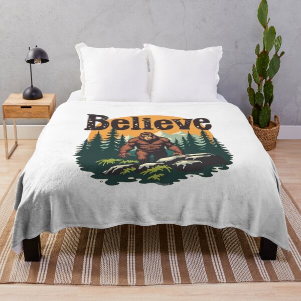 Artikelvorschau, Retro Bigfoot Believe Design – Vintage Sasquatch Waldkunst entworfen und verkauft von Jason123za.