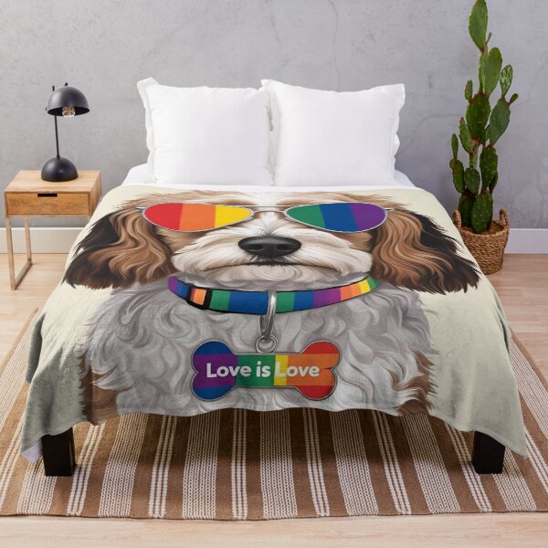 Artikelvorschau, Pride Cavapoo – LGBTQ Regenbogen-Hundekunst mit „Love is Love“-Halsband entworfen und verkauft von Fredster1966.