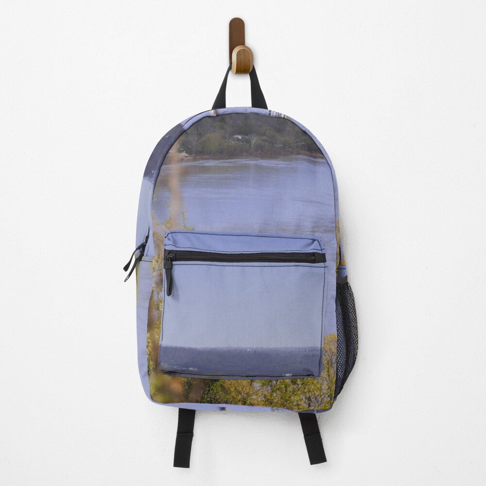 Vista previa del artículo con la obra «Mochila», diseñado y vendido por mattmangrease.