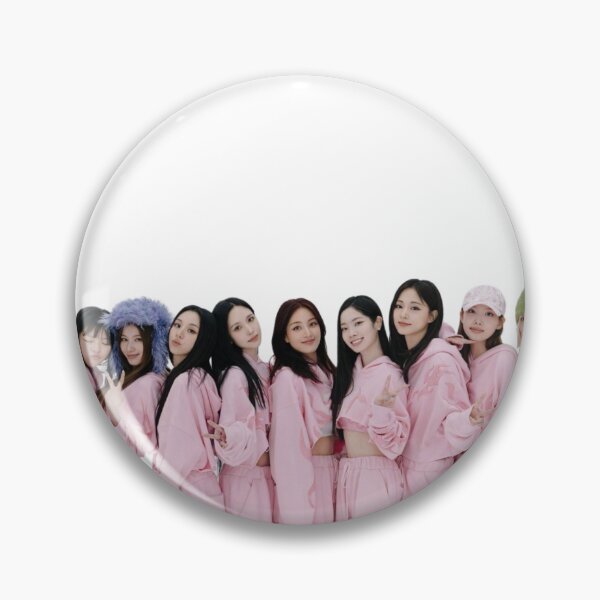 Artikelvorschau, Twice Strategy Gruppenfoto Niedlich Pink entworfen und verkauft von StarBunnyDesign.