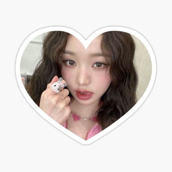 Wonyoung ive kpop aesthetic heart Sticker