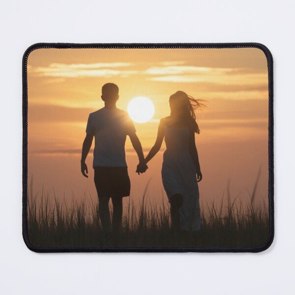 Artikelvorschau, Sunset Stroll – Romantische Silhouette am Meer entworfen und verkauft von Patricks-Art.