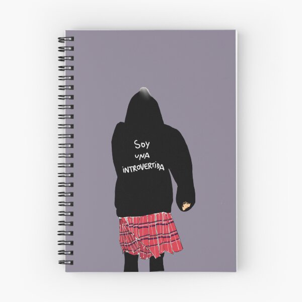 Artikelvorschau, Mädchen mit dem Rücken zu ihr, trägt ein Sweatshirt mit der Aufschrift „Ich bin introvertiert“ entworfen und verkauft von ROCIODRAMATICA.