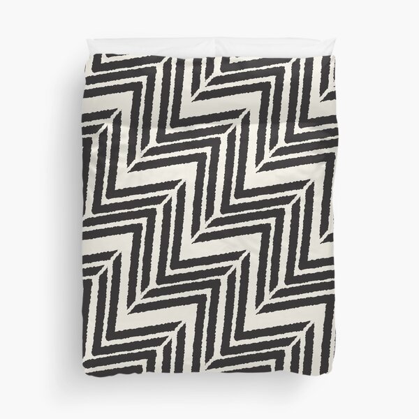 Zig Zag Static – Hand Drawn Black & White Chevron Pattern Duvet Cover