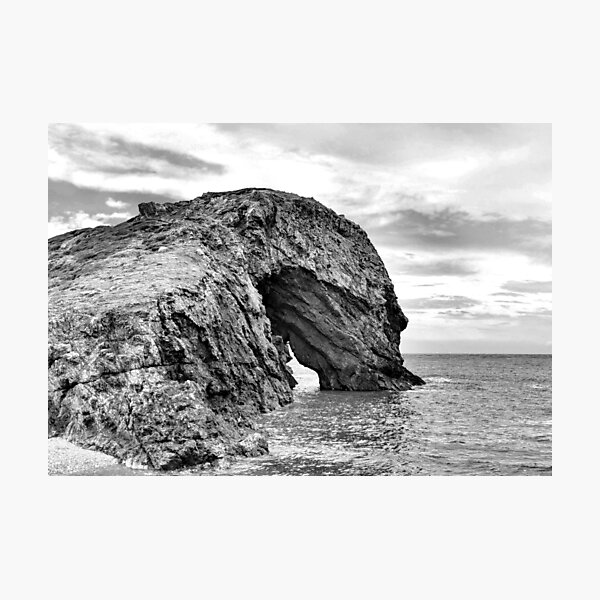 Artikel-Vorschau von Ynys-y-Fydlyn, Carmel Head, Anglesey Black & White Sea Arch, designt und verkauft von Page Photography.