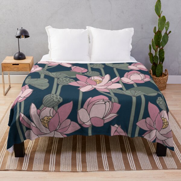 Aperçu de l'œuvre Galerie de fleurs classiques - Art floral du lotus, affiches esthétiques créée et vendue par Jackie.Bloom.