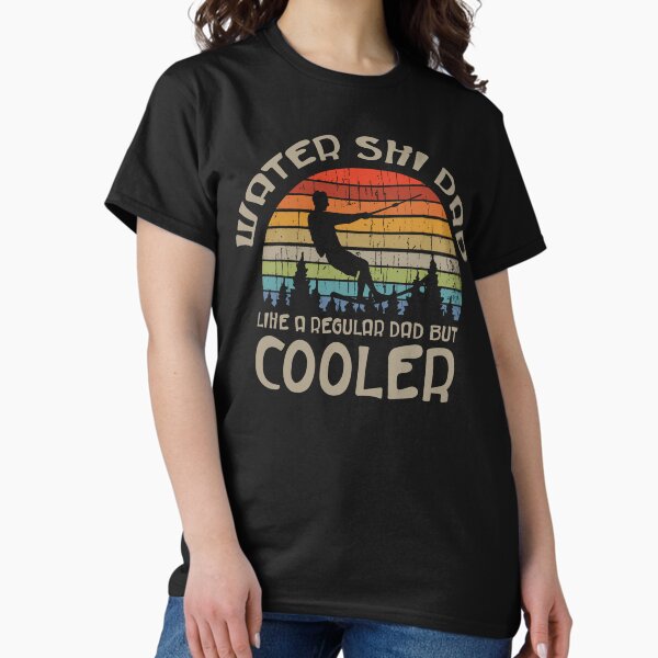Aperçu de l'œuvre Ski nautique rétro vintage pour papa, fête des pères créée et vendue par Spyshirt.