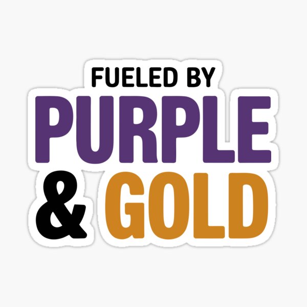 Aperçu de l'œuvre Alimenté par le violet et l'or – Typographie audacieuse des fans des Vikings du Minnesota créée et vendue par YggOutfitters.