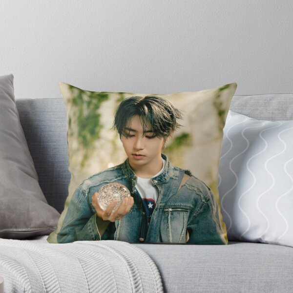Artikel-Vorschau von HAN JISUNG Quokka Stray Kids Hollow Japan Album Limited Edition Teaser Bilder Poster kpop, designt und verkauft von Kpop-Noona.