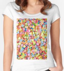 Regenbogen Süßigkeiten Streusel Tailliertes Rundhals-Shirt