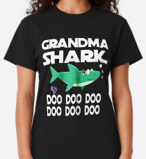 Grandma shark doo doo doo Classic T-Shirt