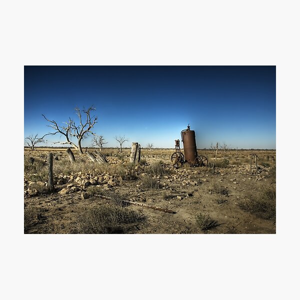 Vista previa del artículo con la obra « NSW *
El lago Pinaroo está ubicado en la sección Fort Grey del extremo occidental de Sturt NP en la esquina noroeste de NSW. El área es bastante remota y muy árida. Limita con Sturts Stoney Desert, que consiste en un vasto y seco», diseñado y vendido por Jeff Catford.