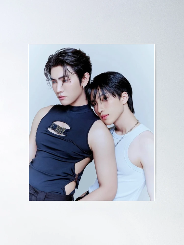 fposter,medium,wall_texture,