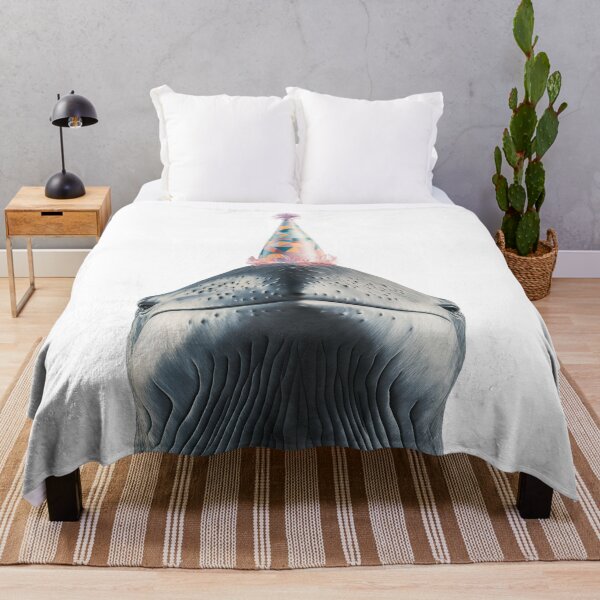 Vista previa del artículo con la obra «Divertida ballena azul con sombrero de fiesta de cumpleaños», diseñado y vendido por LazyOwlStore.