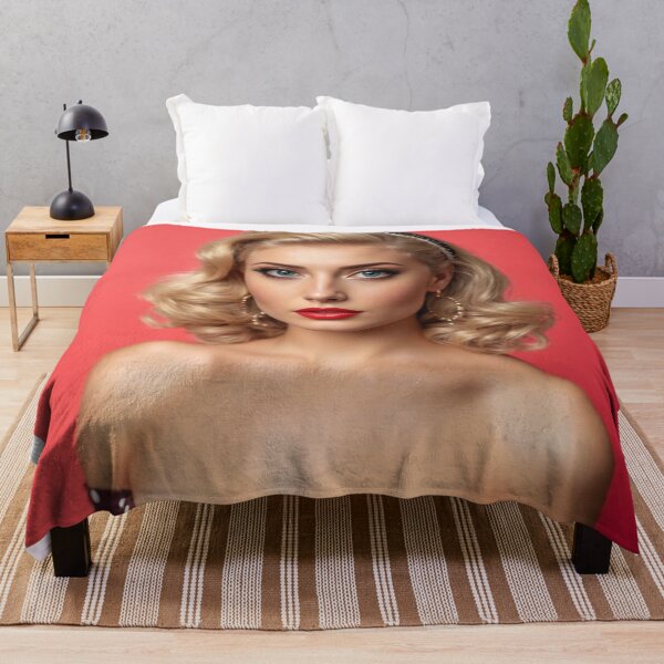 Aperçu de l'œuvre Pin-up blonde classique à pois créée et vendue par MissSaylor.