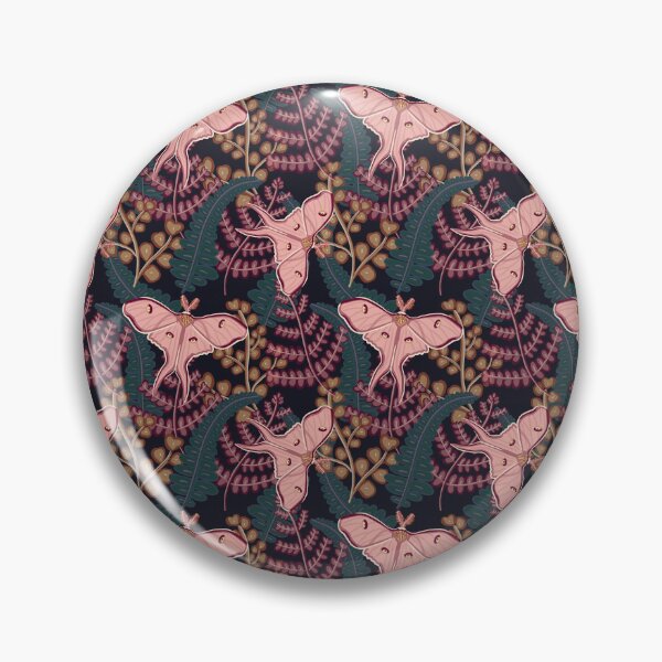 Artikelvorschau, Luna Motte auf Farnen - Pink entworfen und verkauft von Curious Moon Designs.