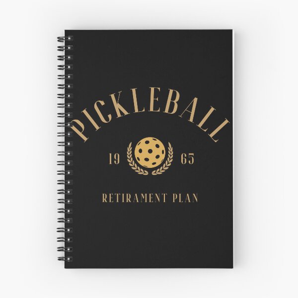 Artikelvorschau, Pickleball ist mein Ruhestandsplan, Glücklicher Pickleball-Spieler, Ruhestandsplan, Viel Glück, Baby, Pickleball macht mich glücklich, Pickleball-Team, Pickleball-Kader entworfen und verkauft von KolorellaS.